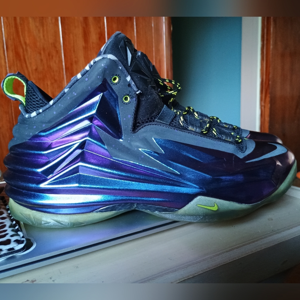 NIKE CHUCK POSITE Cave Purple Sz 13 Mens In Good Used Condition